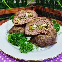 Зразы из говядины с луком и яйцом