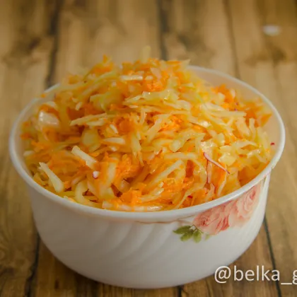 Салат со свежей капустой и морковкой