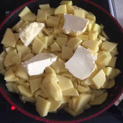 Картошечка тушёная со сливочным маслом 🥔