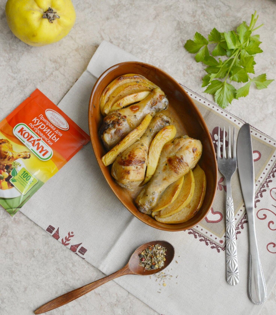 Куриные голени с айвой