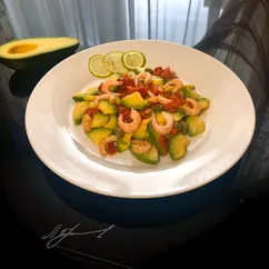 Салат из авокадо🥑с креветками🦐