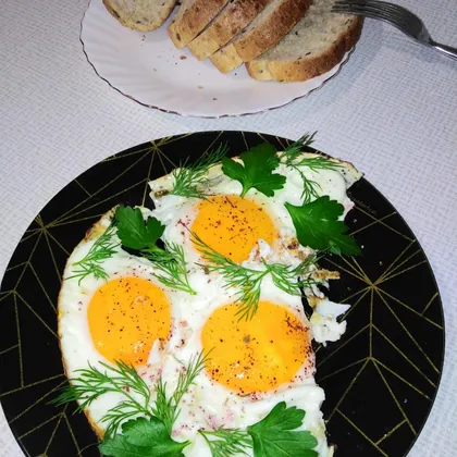 Мужской завтрак на скорую руку - яичница-глазунья 🍳
