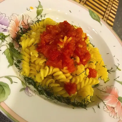 Паста с томатным соусом по-итальянски