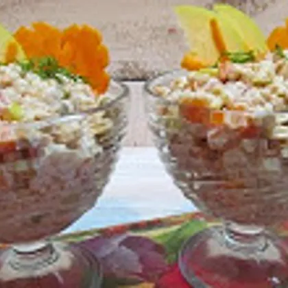 Салат с мясом и маринованными огурчиками