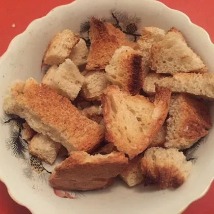 Сухарики из хлеба с чесночком