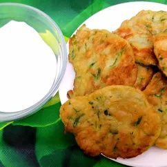 Кабачковые оладьи с сыром