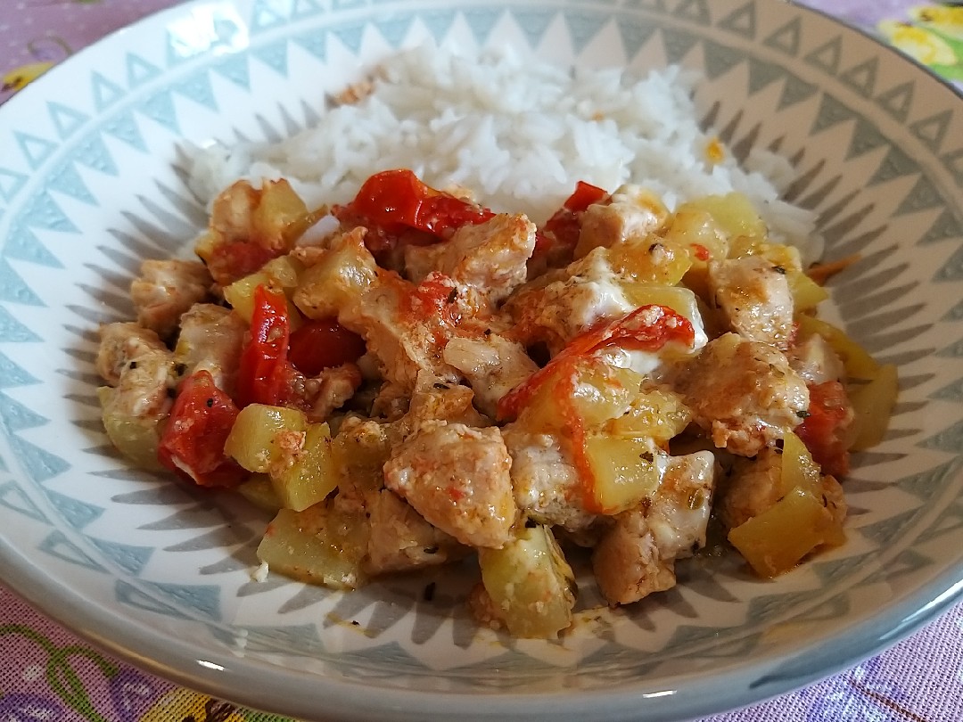 Куриная грудка в соусе с черри и маскорпоне
