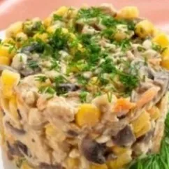 Порционный салатик с курицей, кукурузой и грибами