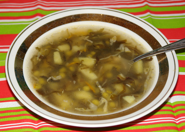 Суп с морской капустой и укропом