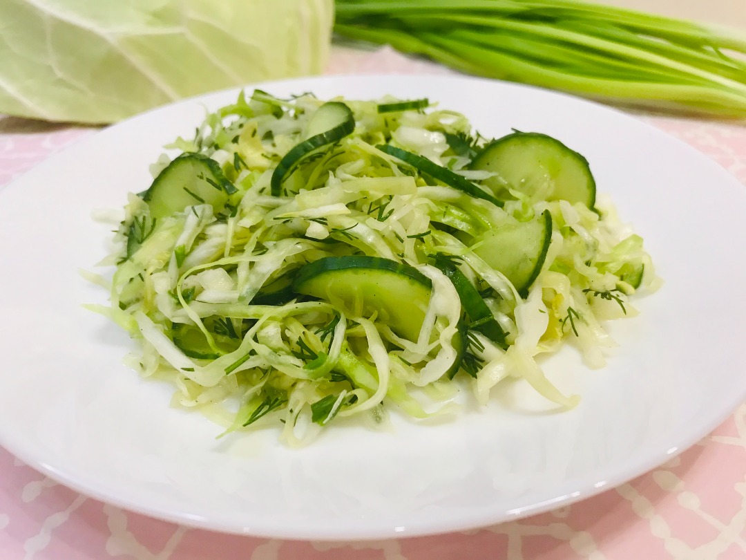 Салат из капусты и огурцов - 58 рецептов с фото