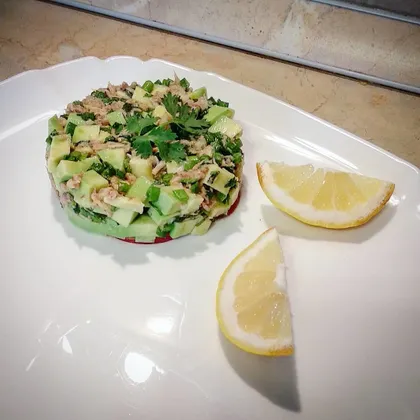 Салат с авокадо и тунцом. Салат пп #кулинарныймарафон