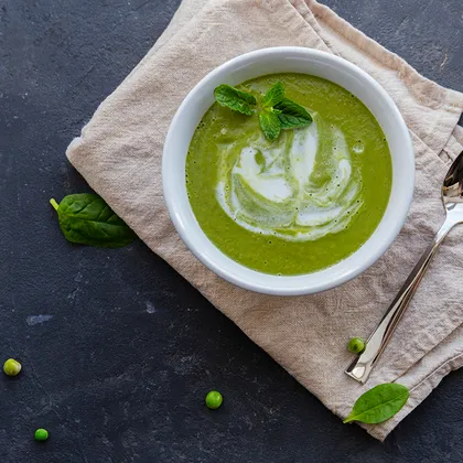 Постный суп-пюре из зеленого горошка и шпината (vegan)