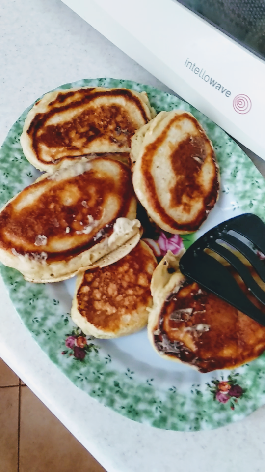 Оладьи на сыворотке пышные и очень вкусные с яйцом на дрожжах - рецепт с фото пошагово