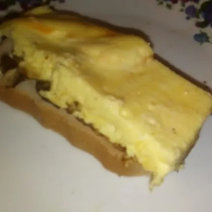 Бутерброд с омлетом