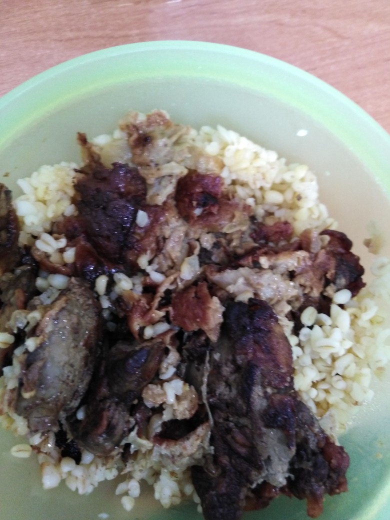 Куриная печень в кляре с гарниром булгур