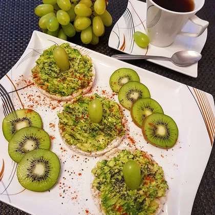 Быстрый завтрак из авокадо