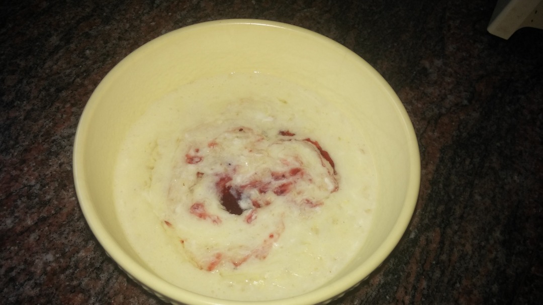 Овсяная каша на молоке с вареньем