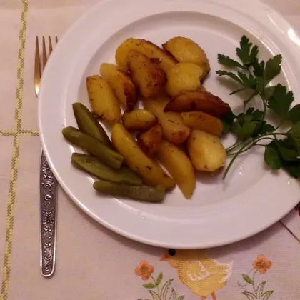 Картофель жареный с розмарином и чесноком
