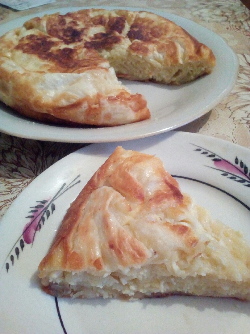 Пирог из лаваша с сыром и творогом на кефире в мультиварке
