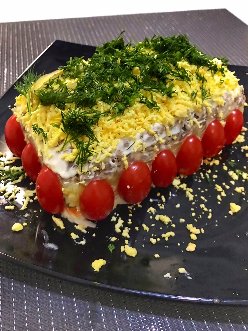 Салат с куриной печенью