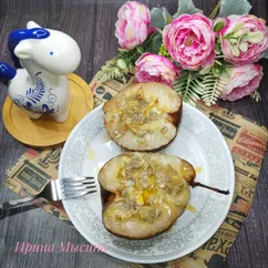 Запечённые груши с сыром бри и семечками