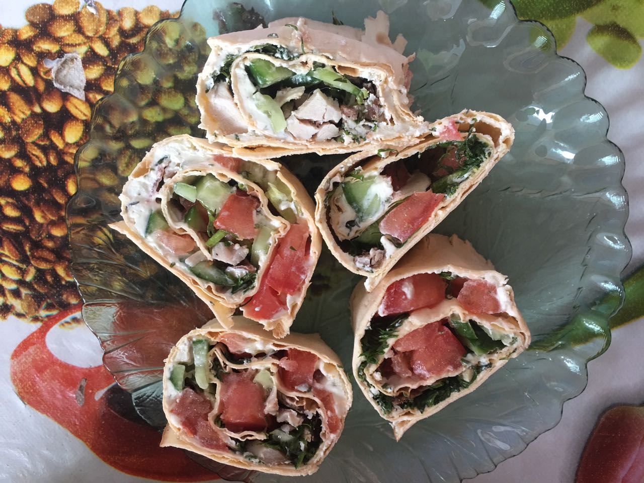 Рулетики с курицей и зеленью