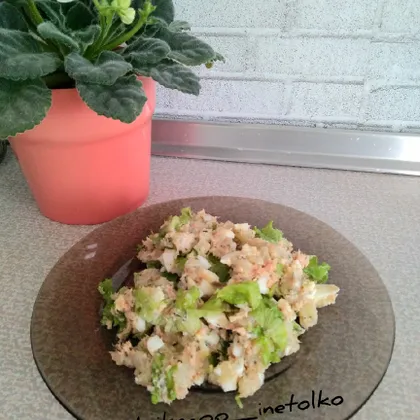 Салат с подкопченным лососем и картофелем