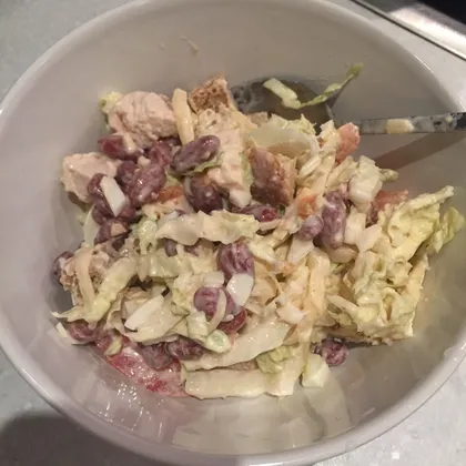 Салат с фасолью и курицей