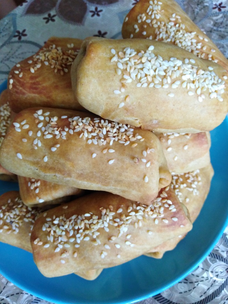 Слоёные пирожки с капустой