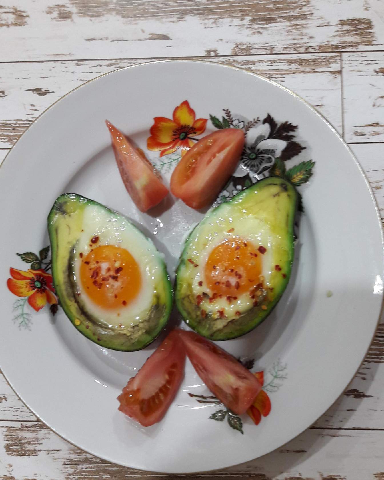 Яичница с авокадо