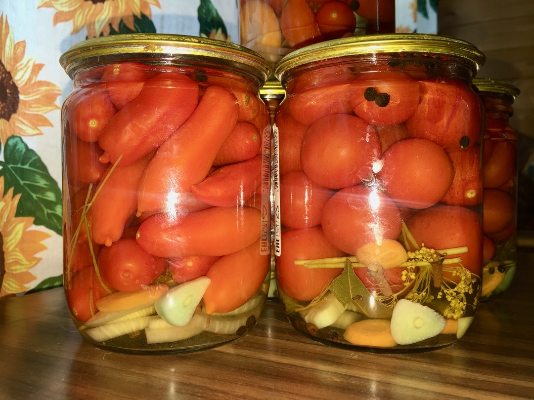 Маринованные черри с луком