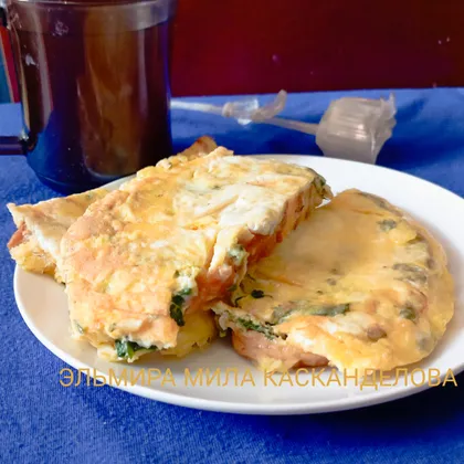 Гренки с яйцом, сыром и зеленью