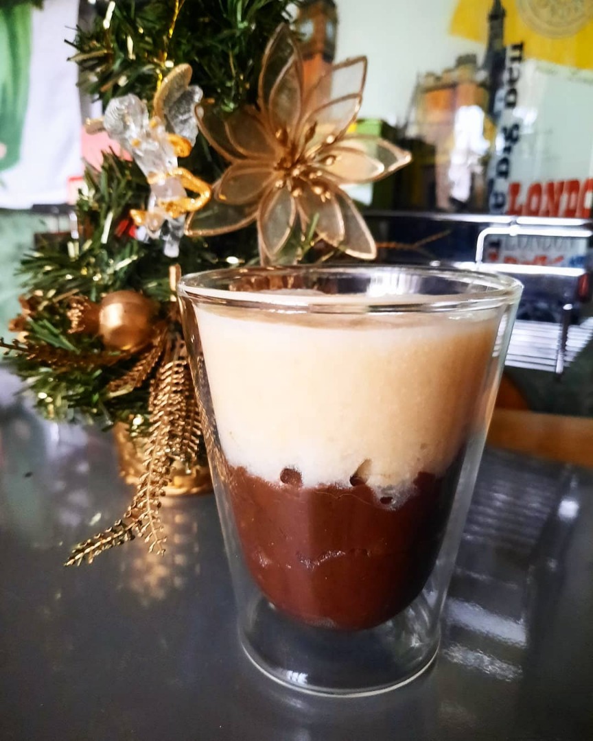 Шоколадно-яблочный пудинг