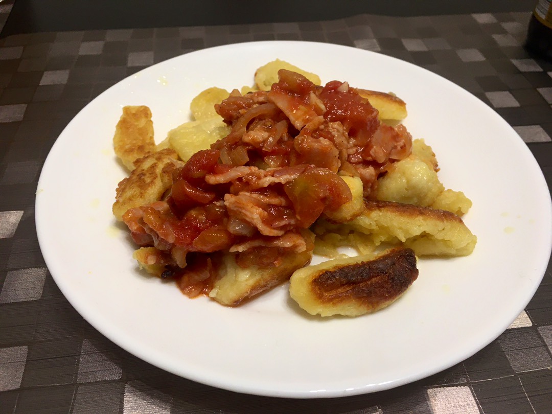 Ньокки с беконовым соусом