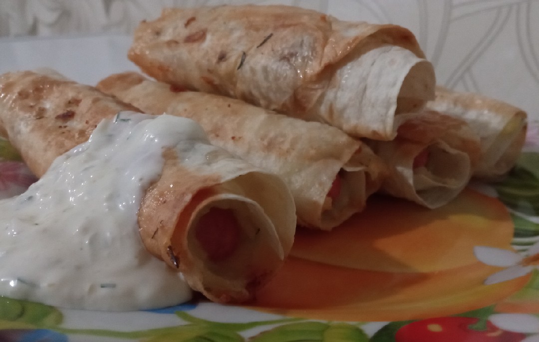 Сосиски в картофельно-сырной шубке