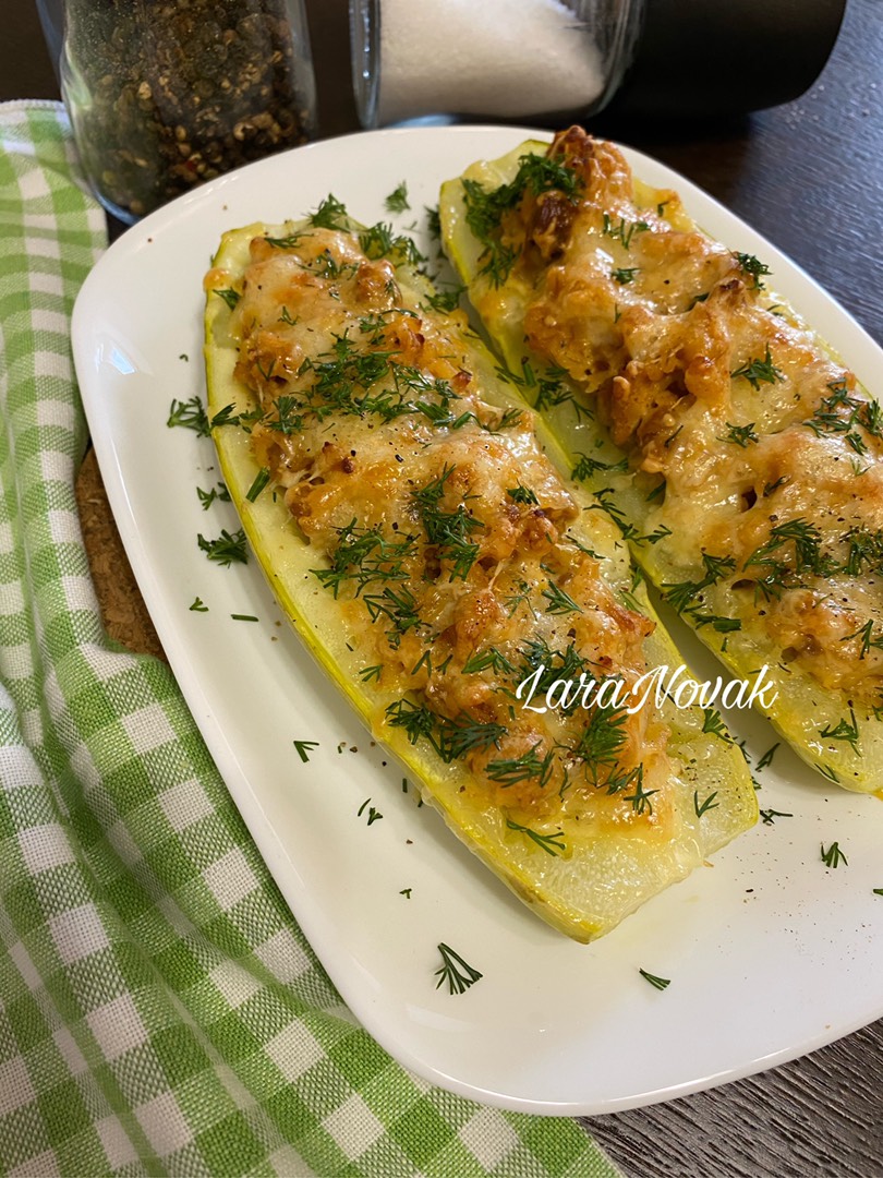 Лодочки кабачковые с булгуром и индейкой