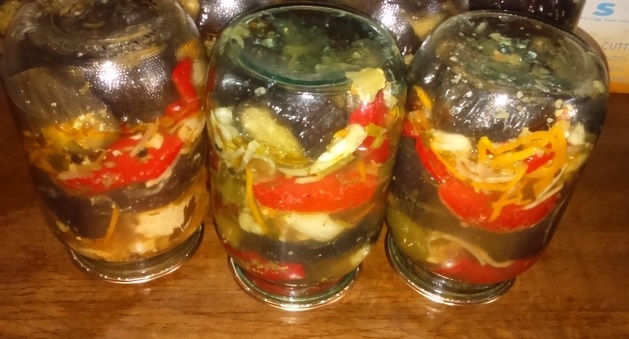 Баклажаны маринованные с цветной капустой и гогошарами