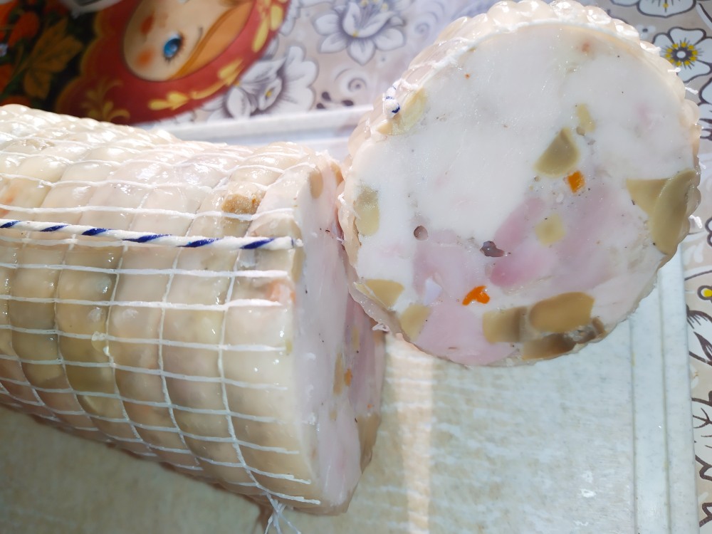 Куриный рулет с шампиньонами