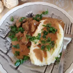 Мясо в соусе