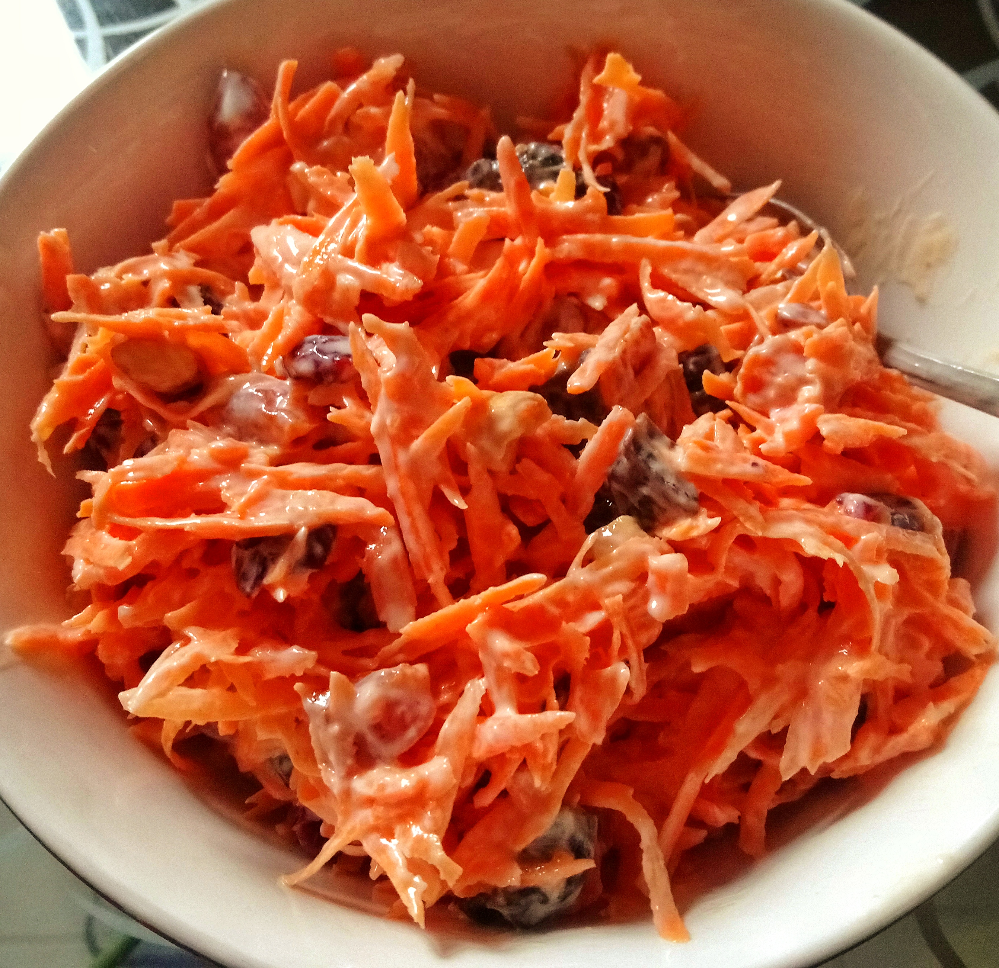 Быстрый морковный салат к завтраку