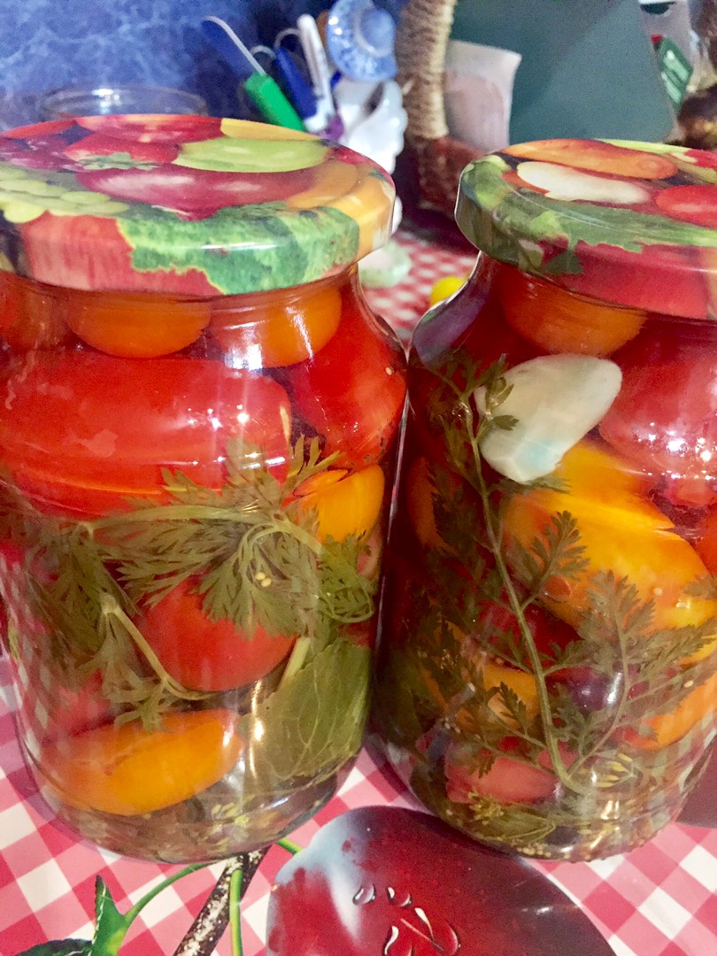 Маринованные помидоры 🍅 с морковной ботвой