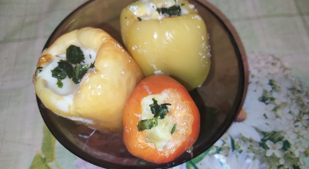 Яйцо в болгарском перце