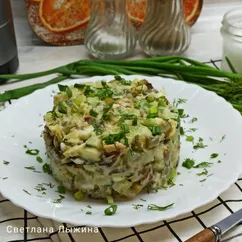 Салат со шпротами, картофелем, горошком и огурцами