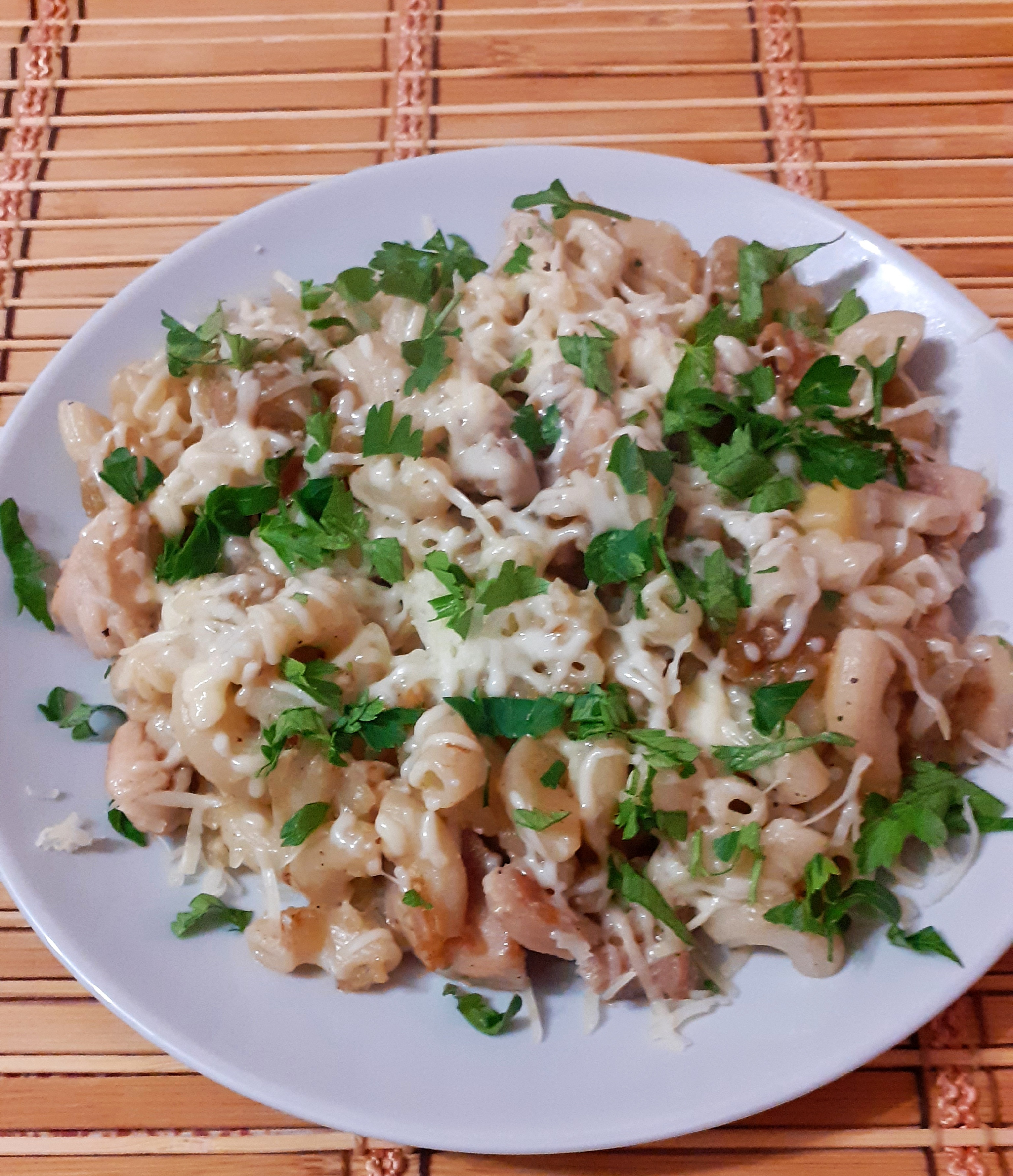 Рожки с курицей и баклажанами