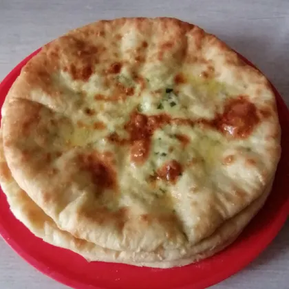 Осетинские пироги с сыром и зелёным луком