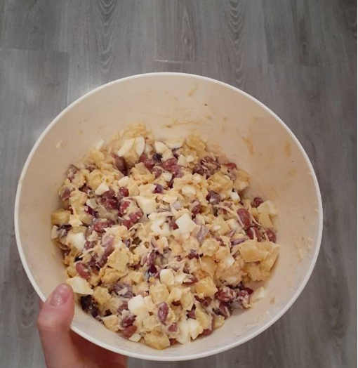 Сытный белковый салатик с фасолью