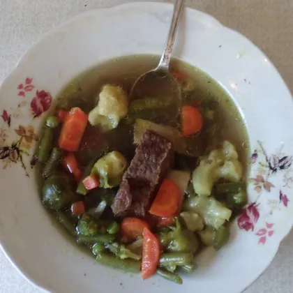 Овощной суп с говяжьими ребрышками