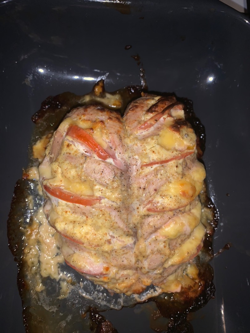 Грудка с помидорами и сыром