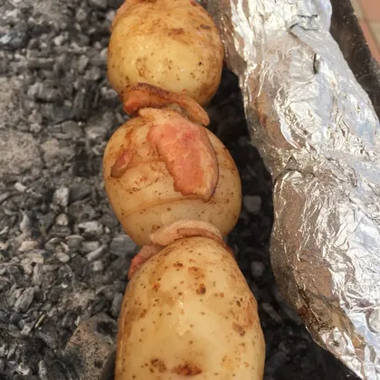 Молодая картошка на мангале