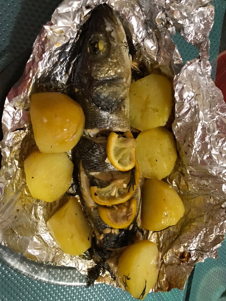 Картофель с рыбой в духовке